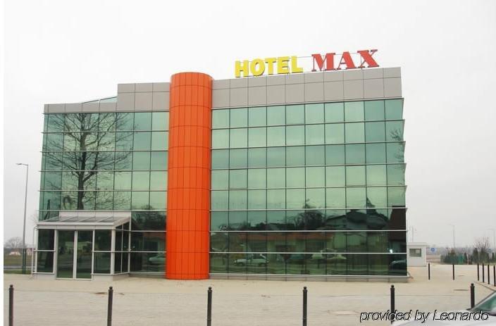 麦克斯酒店 Luboń 外观 照片